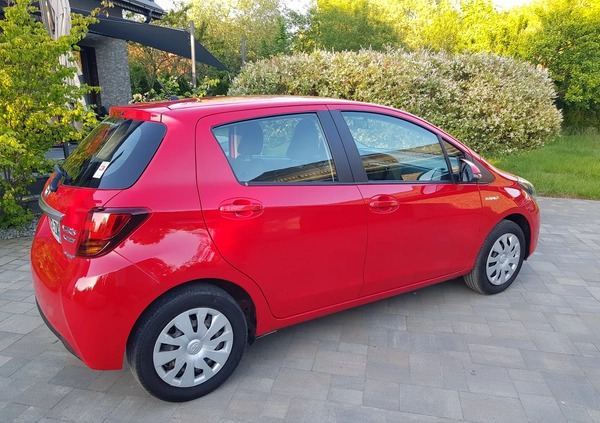 Toyota Yaris cena 38300 przebieg: 123000, rok produkcji 2015 z Chodzież małe 211